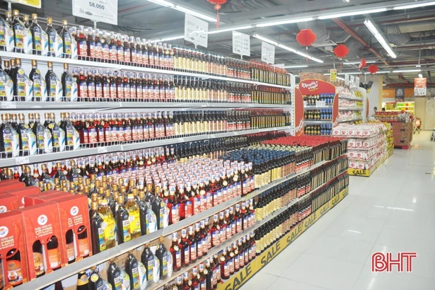 Ngày thứ tư “cách ly xã hội” ở Hà Tĩnh: Siêu thị, chợ dân sinh vẫn đầy ắp hàng, sức mua giảm!