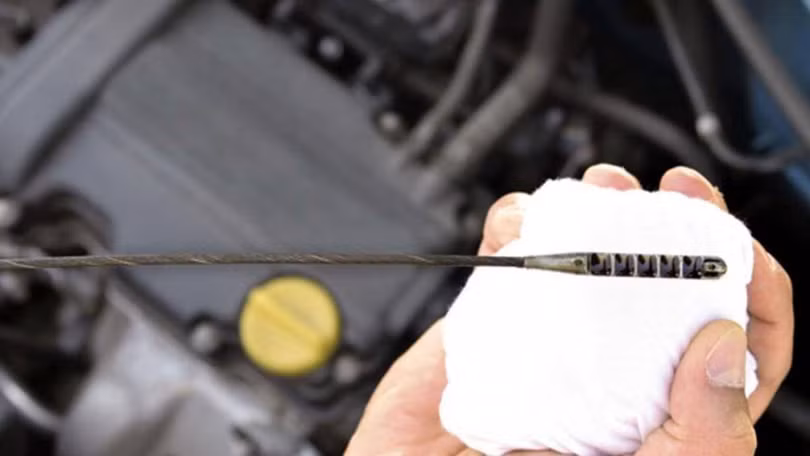 7 thói quen âm thầm phá hỏng chiếc ô tô của bạn