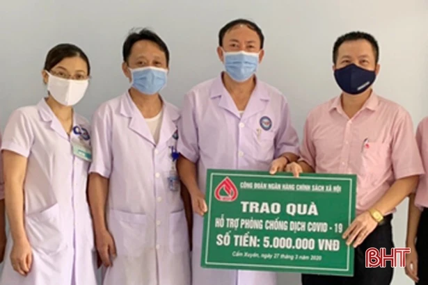 Các đơn vị, cá nhân tiếp tục hỗ trợ Hà Tĩnh trang thiết bị phòng chống dịch Covid-19