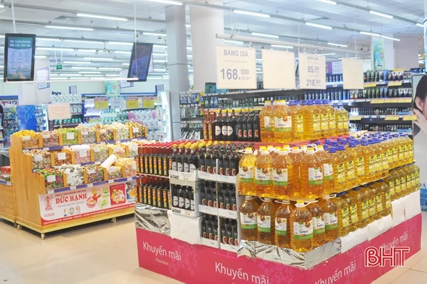 Ngày thứ tư “cách ly xã hội” ở Hà Tĩnh: Siêu thị, chợ dân sinh vẫn đầy ắp hàng, sức mua giảm!