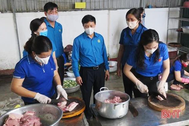 Các địa phương, đơn vị thiết thực hưởng ứng lời kêu gọi toàn dân chống dịch