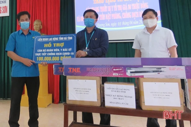 Hơn 500 trăm triệu đồng hỗ trợ đoàn viên công đoàn ngành y tế Hà Tĩnh chống dịch