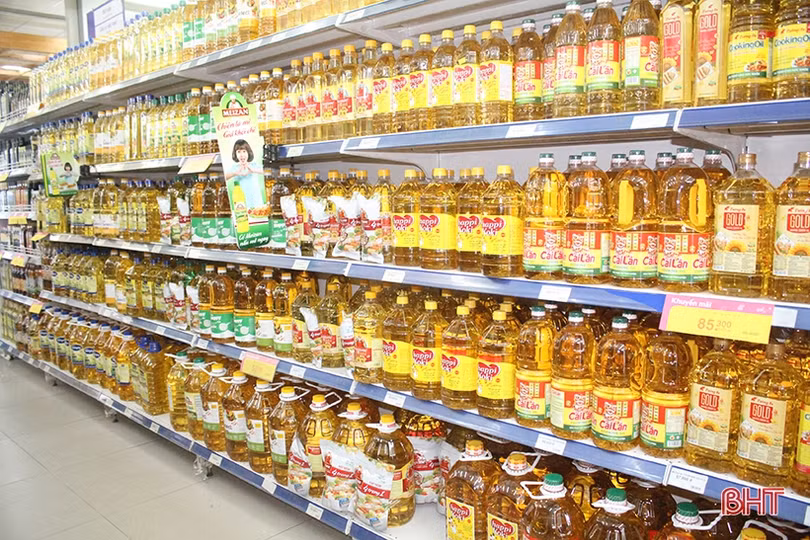 Sau chỉ thị cách ly toàn xã hội, chợ dân sinh, siêu thị Hà Tĩnh vẫn đầy ắp hàng hóa phục vụ