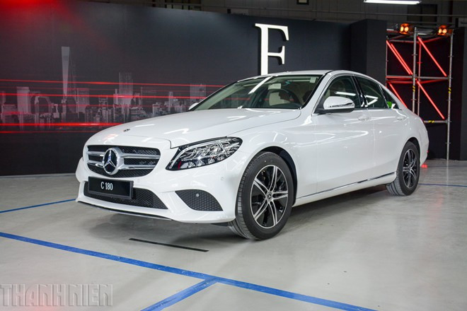 Thêm 3 nhà máy ô tô tại Việt Nam phải tạm dừng hoạt động vì dịch Covid-19