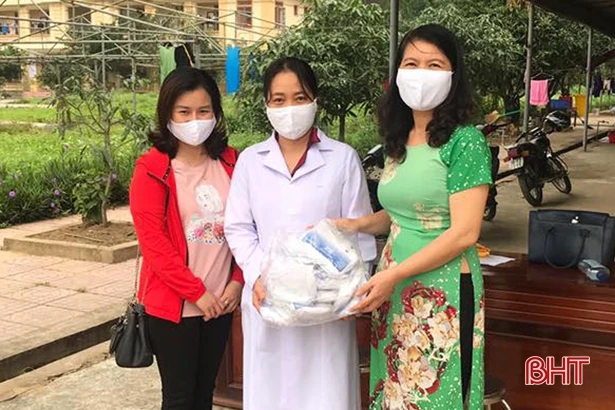 Các đơn vị, cá nhân tiếp tục hỗ trợ Hà Tĩnh trang thiết bị phòng chống dịch Covid-19
