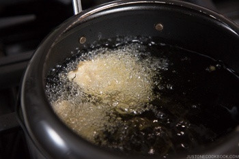 Ngày se lạnh, làm món gà sốt cay, càng ăn càng “say”