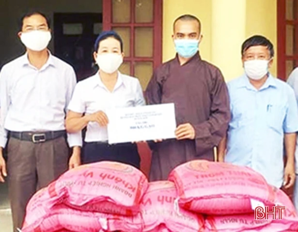 Tiếp tục chung tay hỗ trợ các lực lượng phòng chống dịch Covid-19 ở Hà Tĩnh