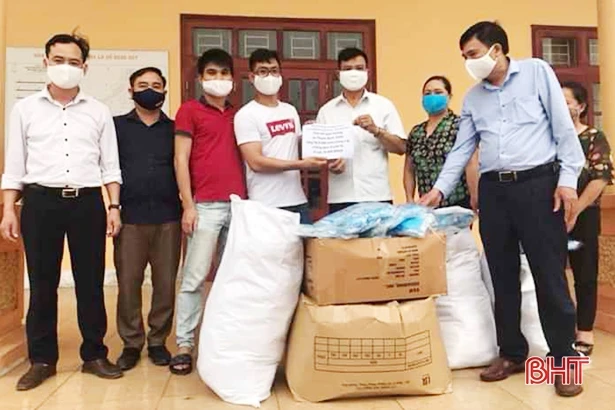 Thêm những món quà ý nghĩa hỗ trợ công tác phòng chống dịch