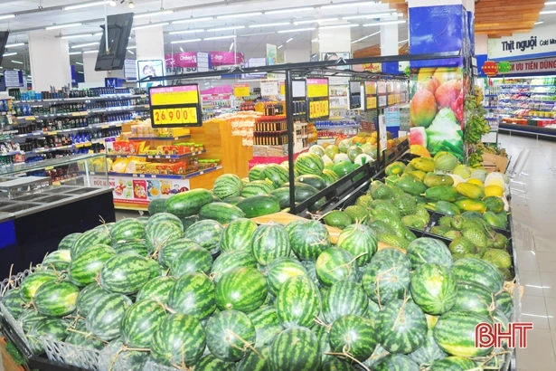 Ngày thứ tư “cách ly xã hội” ở Hà Tĩnh: Siêu thị, chợ dân sinh vẫn đầy ắp hàng, sức mua giảm!