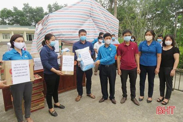 Các địa phương, đơn vị thiết thực hưởng ứng lời kêu gọi toàn dân chống dịch