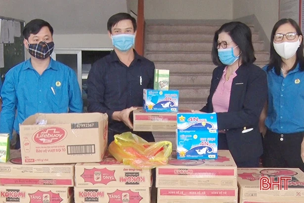 Tiếp tục chung tay hỗ trợ các lực lượng phòng chống dịch Covid-19 ở Hà Tĩnh