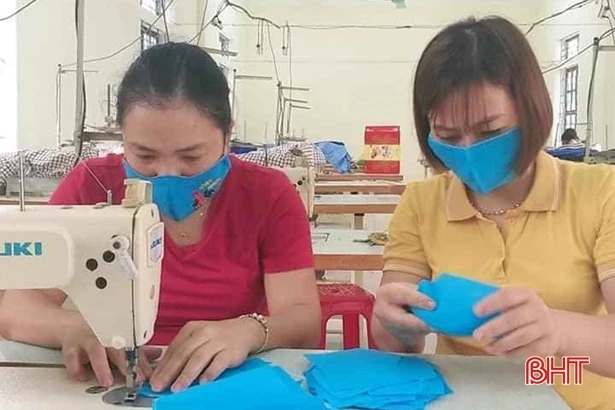 Các đơn vị, cá nhân tiếp tục hỗ trợ Hà Tĩnh trang thiết bị phòng chống dịch Covid-19