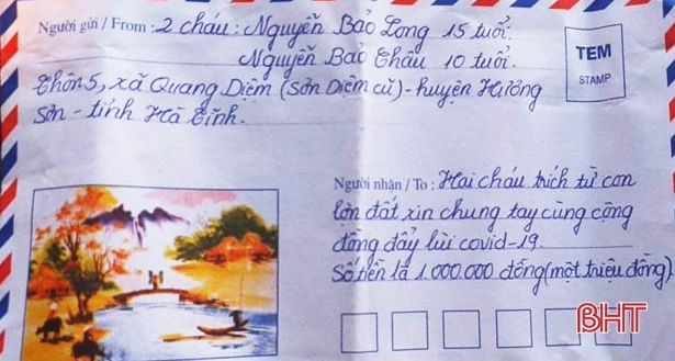 Anh em ruột đập “lợn đất” ủng hộ phòng chống dịch ở Hương Sơn