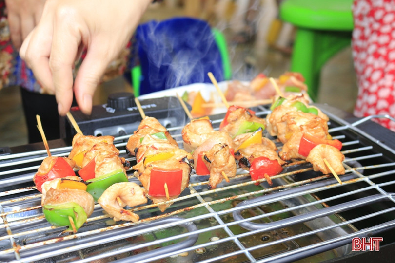 Lung linh sắc màu lễ hội ẩm thực ở Trường Mầm non Trung Kiên