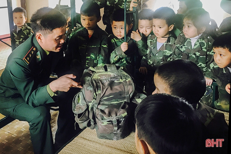 Khi trẻ mầm non nhập vai thành chiến sĩ