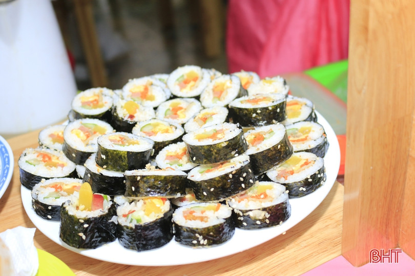 Lung linh sắc màu lễ hội ẩm thực ở Trường Mầm non Trung Kiên