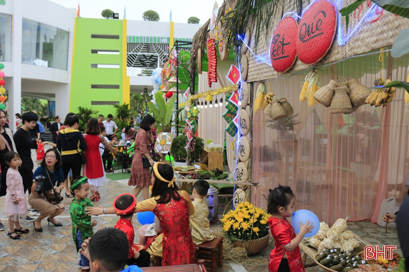 Lung linh sắc màu lễ hội ẩm thực ở Trường Mầm non Trung Kiên