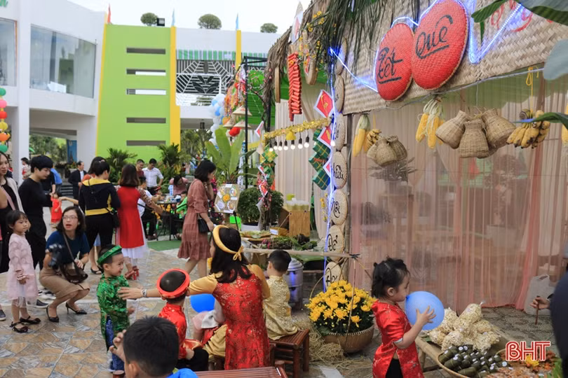 Lung linh sắc màu lễ hội ẩm thực ở Trường Mầm non Trung Kiên