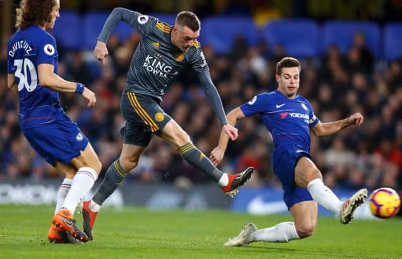 Man City, Chelsea cùng thua sốc sân nhà, Liverpool bứt phá