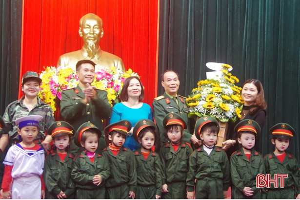 Gần 3.000 học sinh trải nghiệm làm “chú bộ đội”