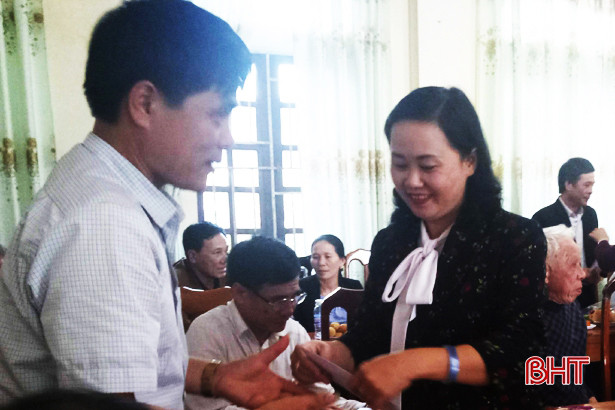 Đảng viên vùng giáo cầu nối đưa chủ trương, chinh sách đến bà con giáo dân