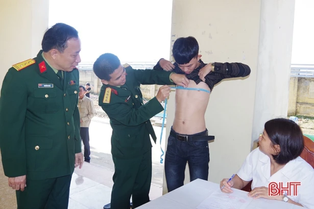 Khám tuyển nghĩa vụ quân sự năm 2019 - Chọn người nào chắc người đó!