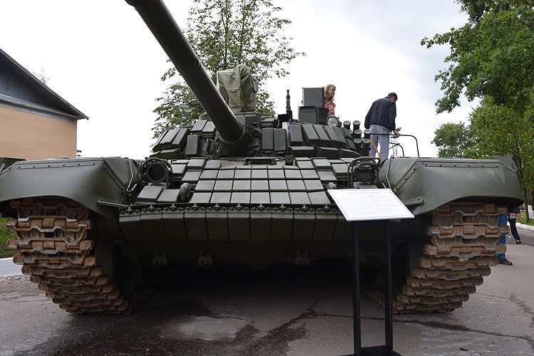 Bất ngờ Lào nhận xe tăng “Đại bàng trắng” cực hiện đại của Nga