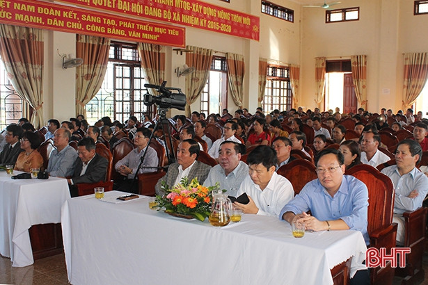 Trao 115 suất học bổng Trần Đình Trấp cho HSSV nghèo