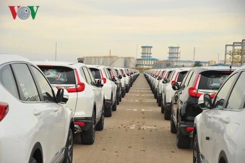 Ô tô nhập khẩu về Việt Nam tiếp tục giảm gần Tết