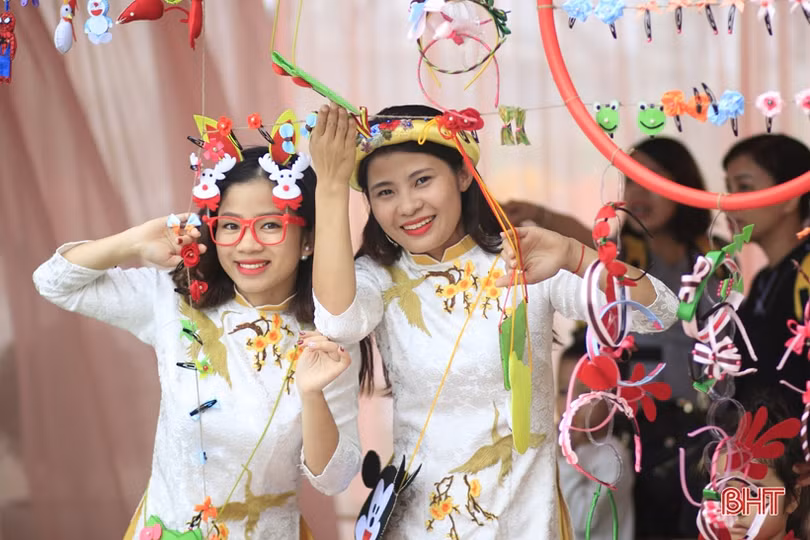 Lung linh sắc màu lễ hội ẩm thực ở Trường Mầm non Trung Kiên