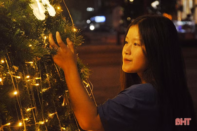 Giáng sinh đang đến rất gần trên phố phường Hà Tĩnh!