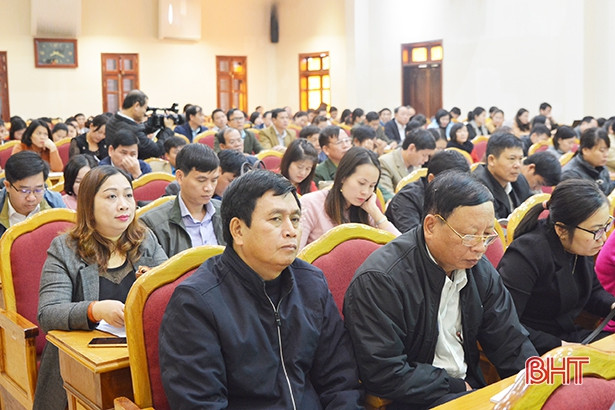 Bồi dưỡng lý luận, nghiệp vụ cho cán bộ MTTQ, đoàn thể chính trị - xã hội