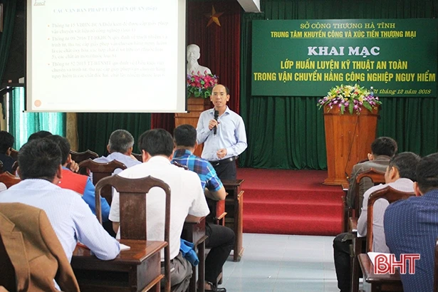 Trang bị “cẩm nang” vận chuyển hàng công nghiệp nguy hiểm