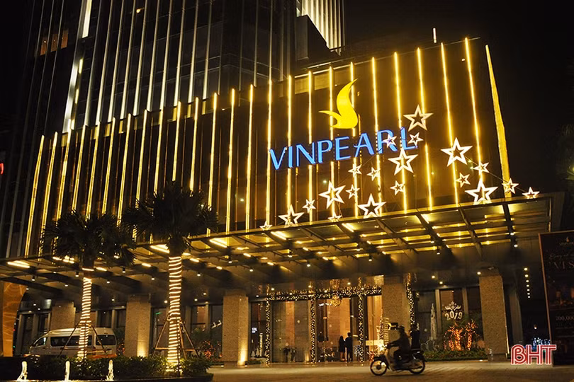 Giáng sinh đang đến rất gần trên phố phường Hà Tĩnh!