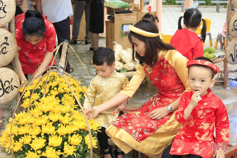 Lung linh sắc màu lễ hội ẩm thực ở Trường Mầm non Trung Kiên