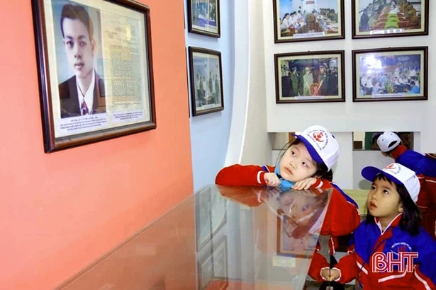 Gần 3.000 học sinh trải nghiệm làm “chú bộ đội”