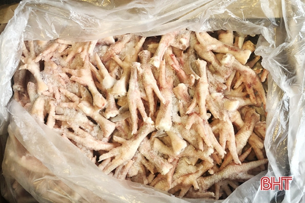 Phát hiện hàng trăm kg thực phẩm đông lạnh không có chứng từ hợp lệ