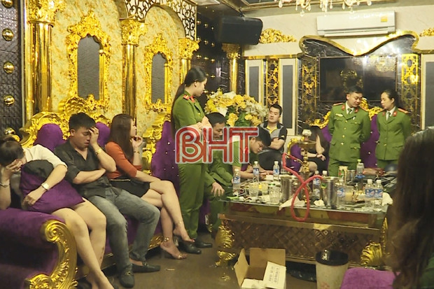 Khởi tố 3 đối tượng trong “bữa tiệc ma túy” tại Karaoke Dubai ở Hương Khê