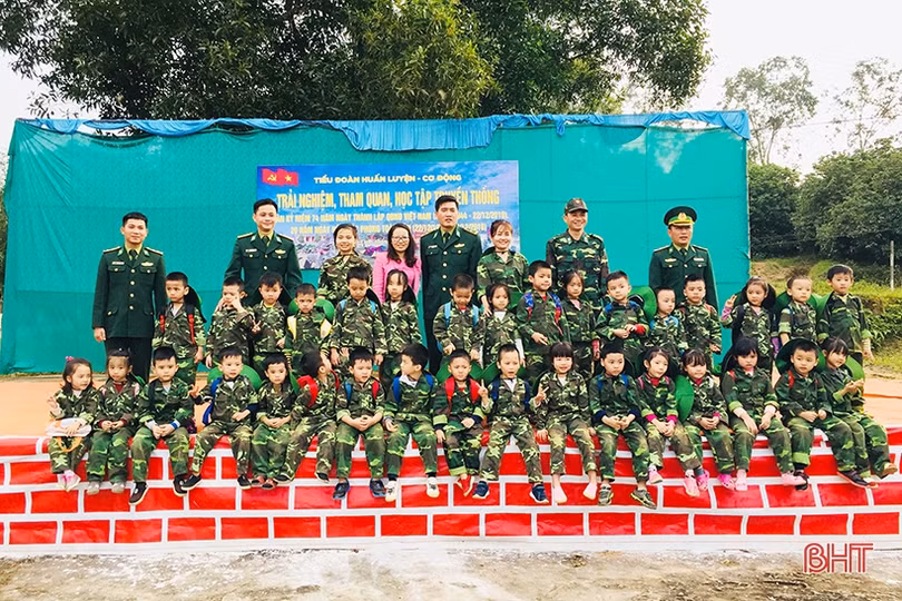 Khi trẻ mầm non nhập vai thành chiến sĩ