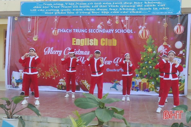 “Vui Giáng sinh – Chào năm mới” tại các trường ở TP Hà Tĩnh