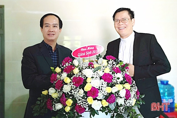 Giám đốc Công an Hà Tĩnh chúc mừng Lễ Giáng sinh ở Kỳ Anh