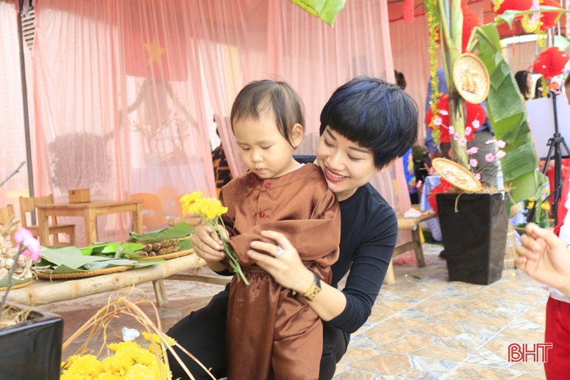 Lung linh sắc màu lễ hội ẩm thực ở Trường Mầm non Trung Kiên