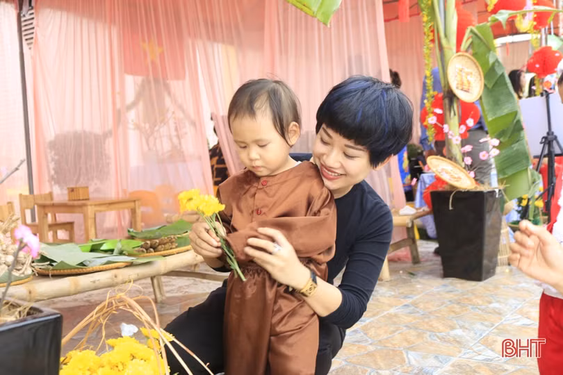 Lung linh sắc màu lễ hội ẩm thực ở Trường Mầm non Trung Kiên