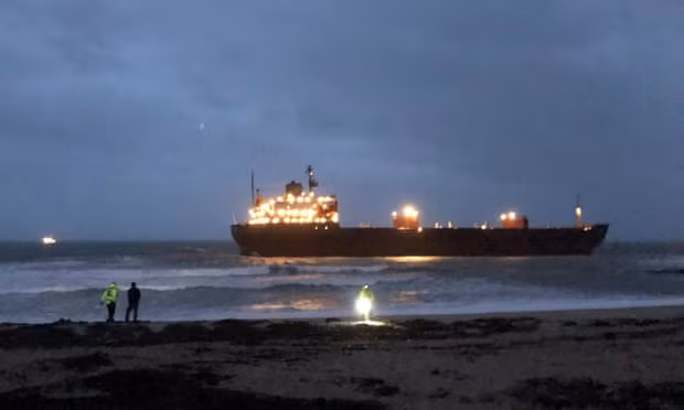 Tàu hàng Nga mắc cạn ngoài khơi phía Tây Nam nước Anh