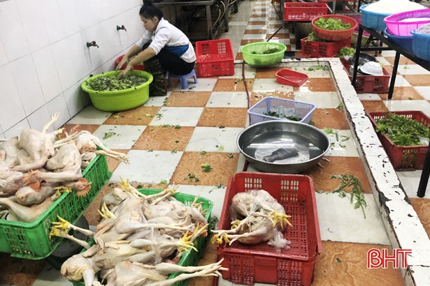 Phát hiện 127kg gà thịt không kiểm dịch tại 2 khách sạn lớn ở TP Hà Tĩnh