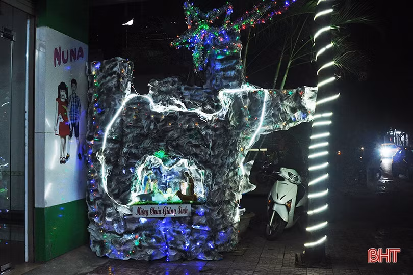 Giáng sinh đang đến rất gần trên phố phường Hà Tĩnh!