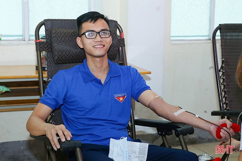 Đoàn viên Khối CCQ&DN Hà Tĩnh hiến 241 đơn vị máu