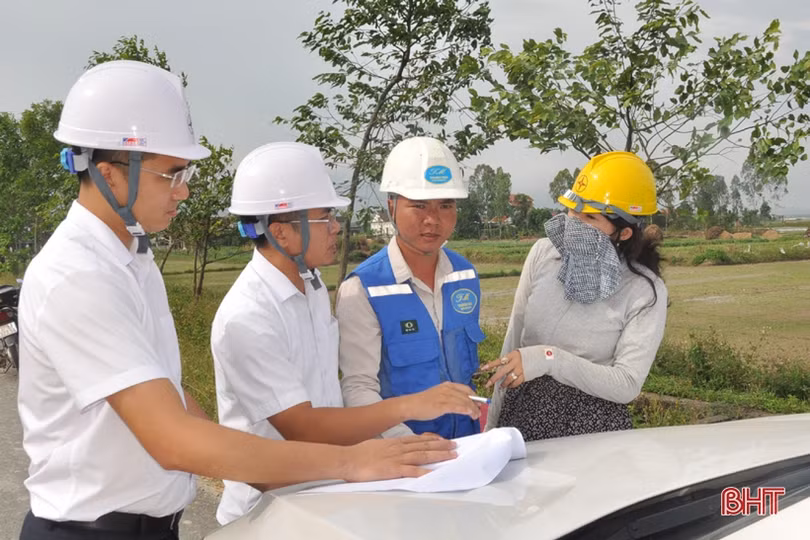 Điện lực Hà Tĩnh đẩy nhanh tiến độ các dự án nâng cấp lưới