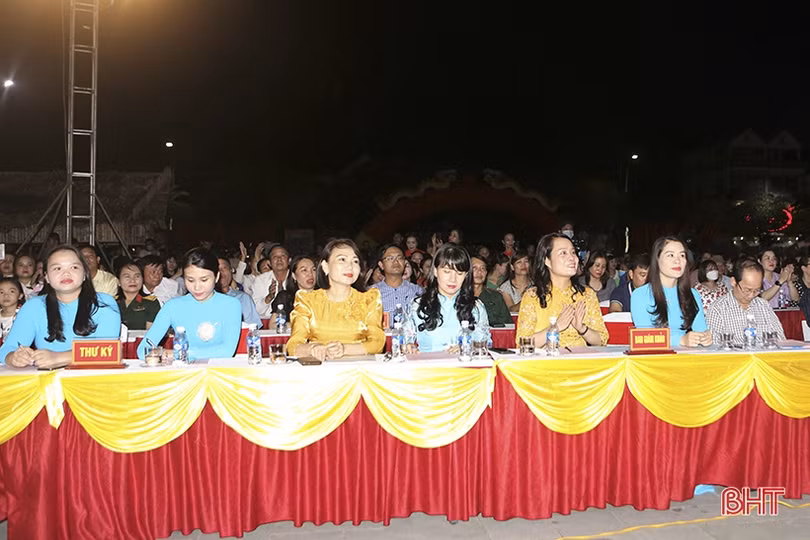 Hội Phụ nữ TX Kỳ Anh giành giải đặc biệt Liên hoan Hát ru và Dân vũ Hà Tĩnh