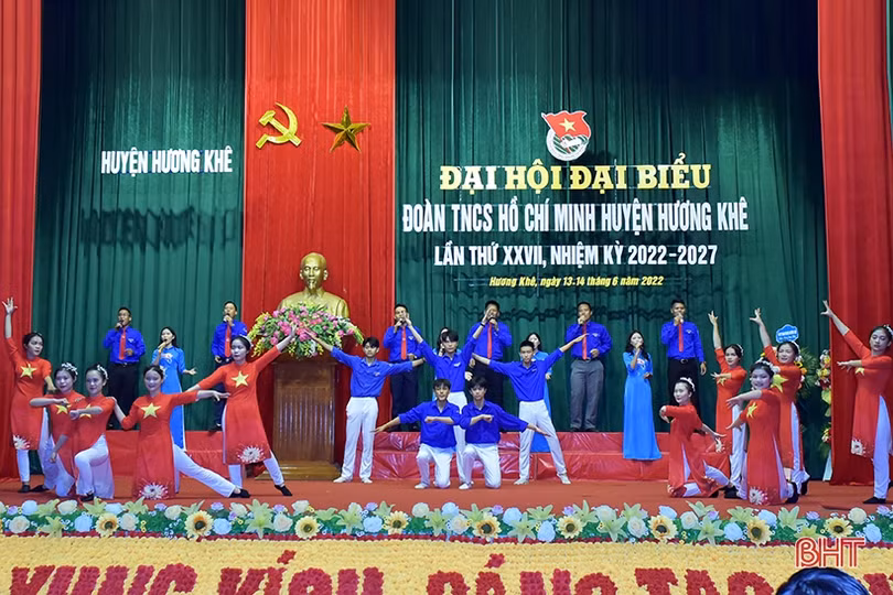 Xây dựng thế hệ thanh niên Hương Khê “tâm trong, trí sáng, hoài bão lớn”